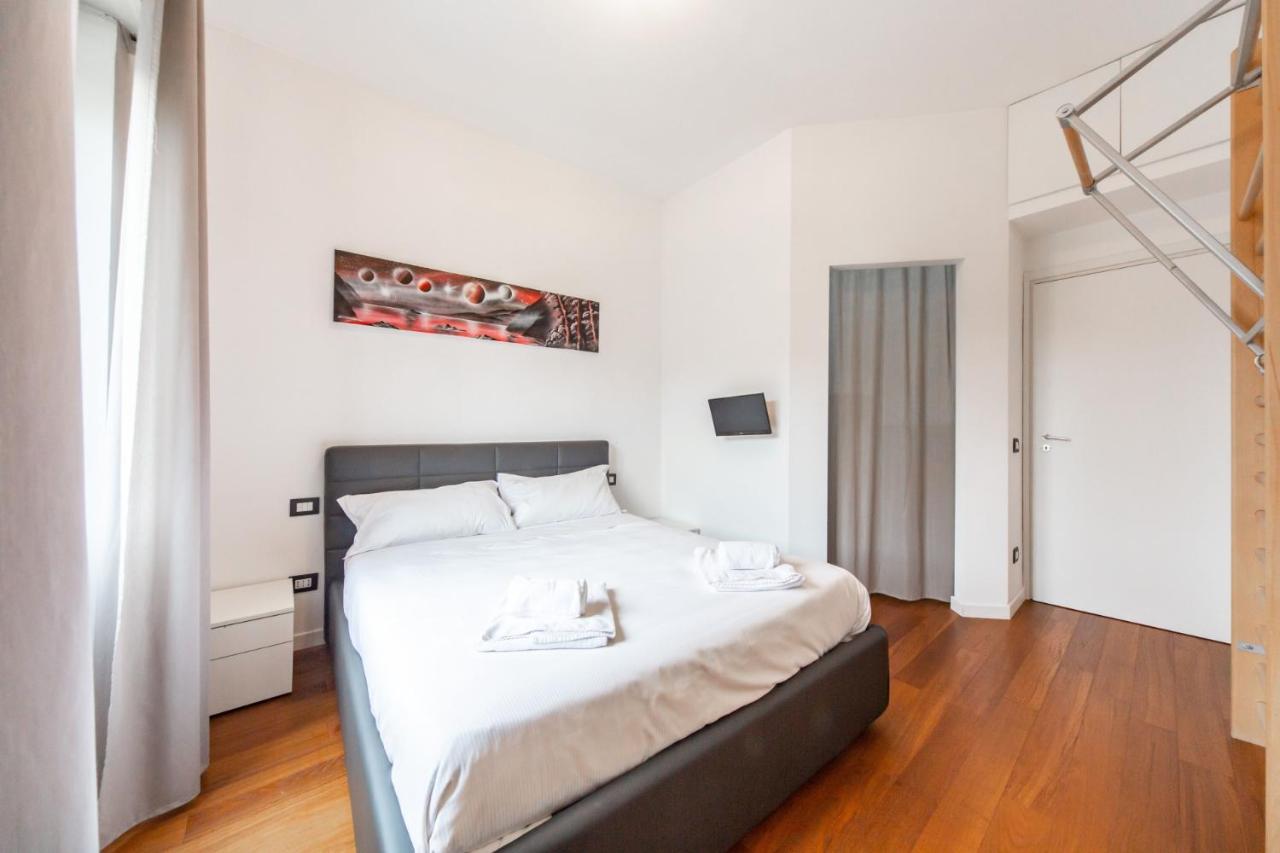Easylife - Lussuoso Trilocale Con Balcone E Vasca Idromassaggio In Zona Barona Appartement Milaan